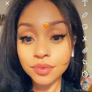 Meet your Posher, Johana